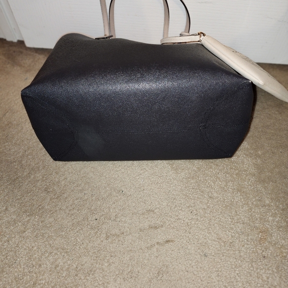 Reversible Coach city tote - Picture 3 of 9